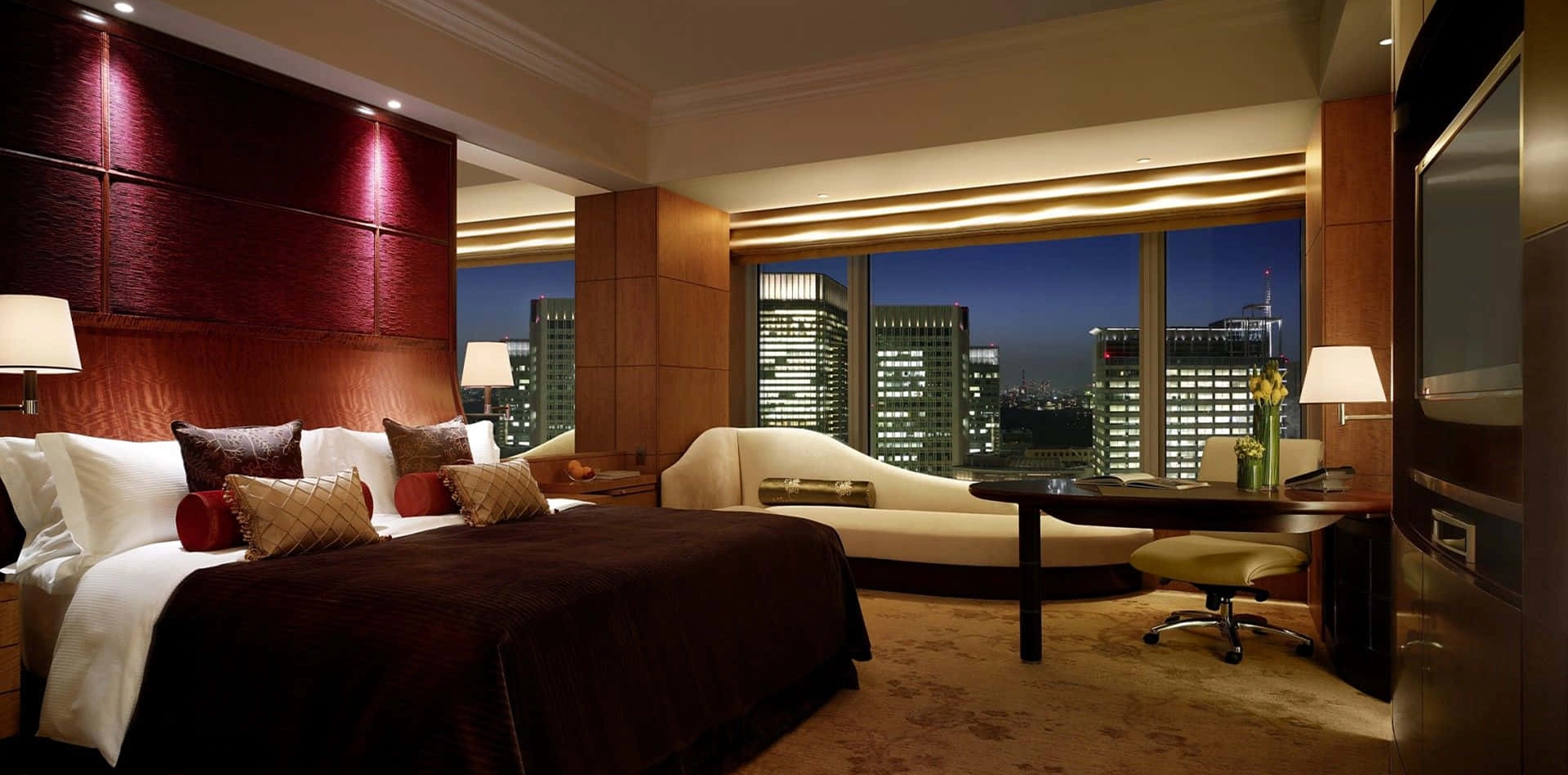 Background image of testimonials section